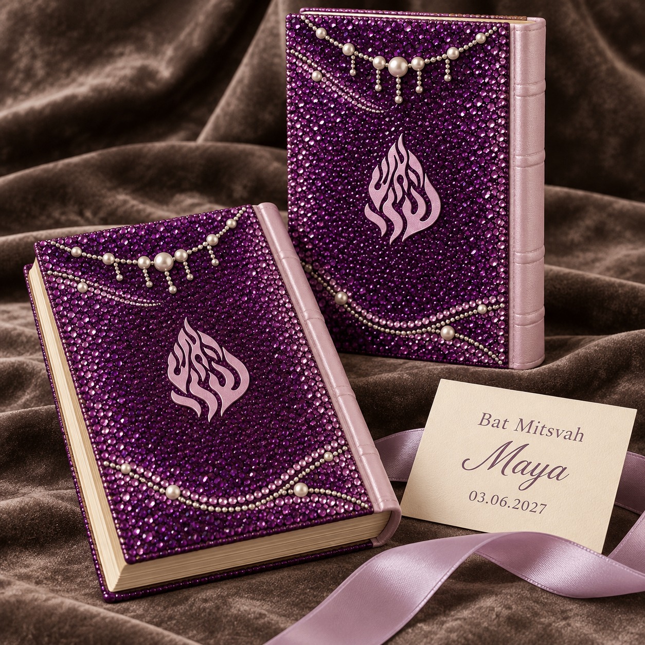 Siddourim violets ornés de strass et de perles